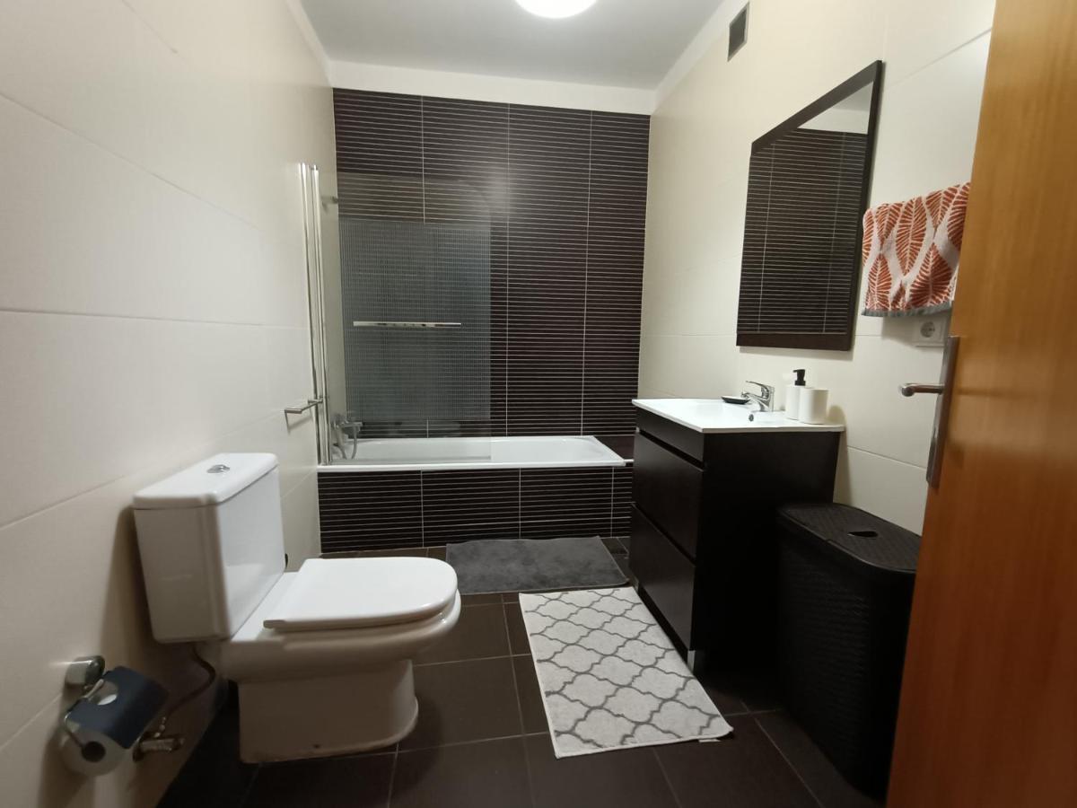 Modern 1Br For 4 - Great For Long Stays, 10 Min To Attractions Vila Nova de Gaia Zewnętrze zdjęcie